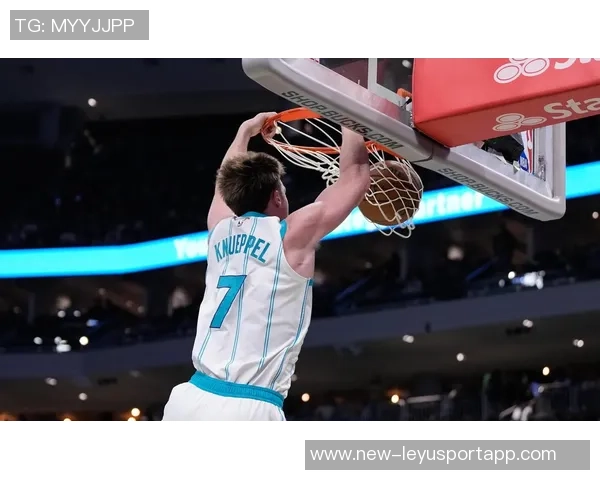 克尼佩尔表现出色14投9中三分命中率高达80助队取得胜利